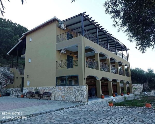 واجهة المنشأة