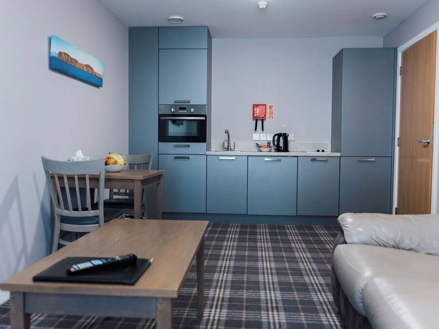 Leilighet, 2 soverom | Oppholdsområde | TV