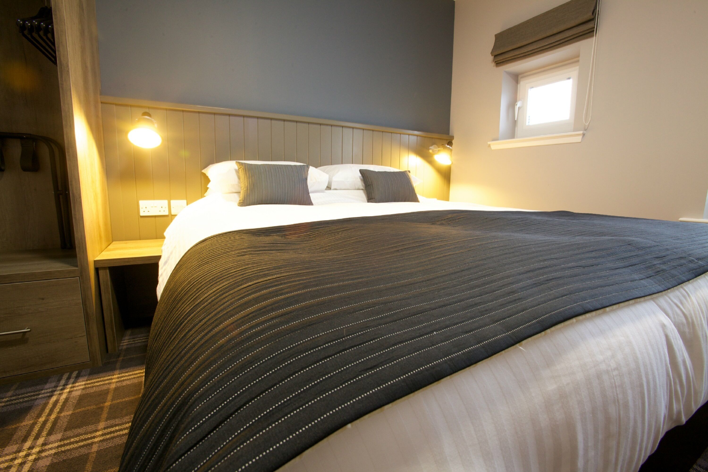 one bedroom apartment | soundproofing, free wifi, bed sheets, wheelchair access