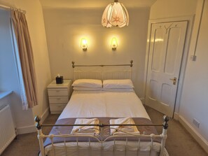 Suite | In-room safe, WiFi