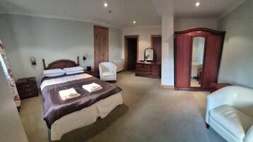 Phòng đôi | Két bảo mật tại phòng, truy cập Internet không dây