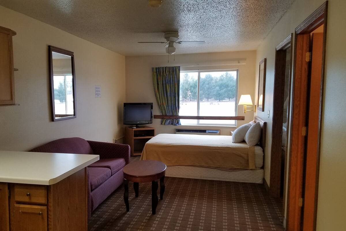 Presidential Suite, 2 Bedrooms, Kitchenette | Premium bedding, in-room safe, desk, soundproofing