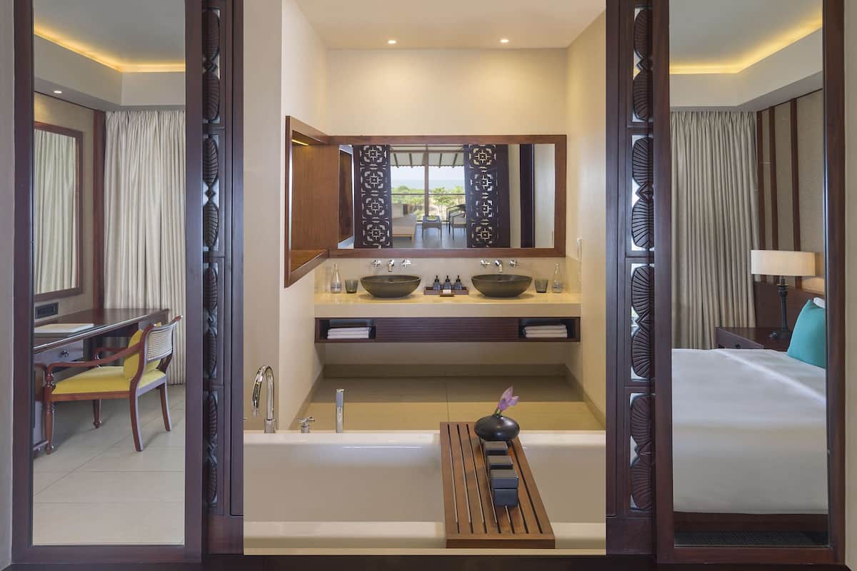 Premium bedding, minibar, in-room safe, desk