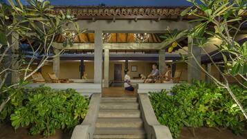 Couples treatment rooms, steam room, facials, reflexology