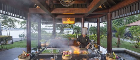 4 restaurants servant le petit déjeuner, spécialités Cuisine italienne