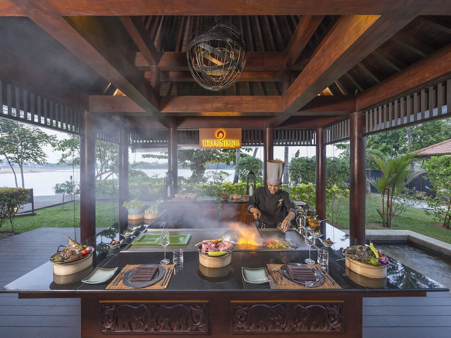 4 restaurants, breakfast, lunch, dinner served; Italian cuisine