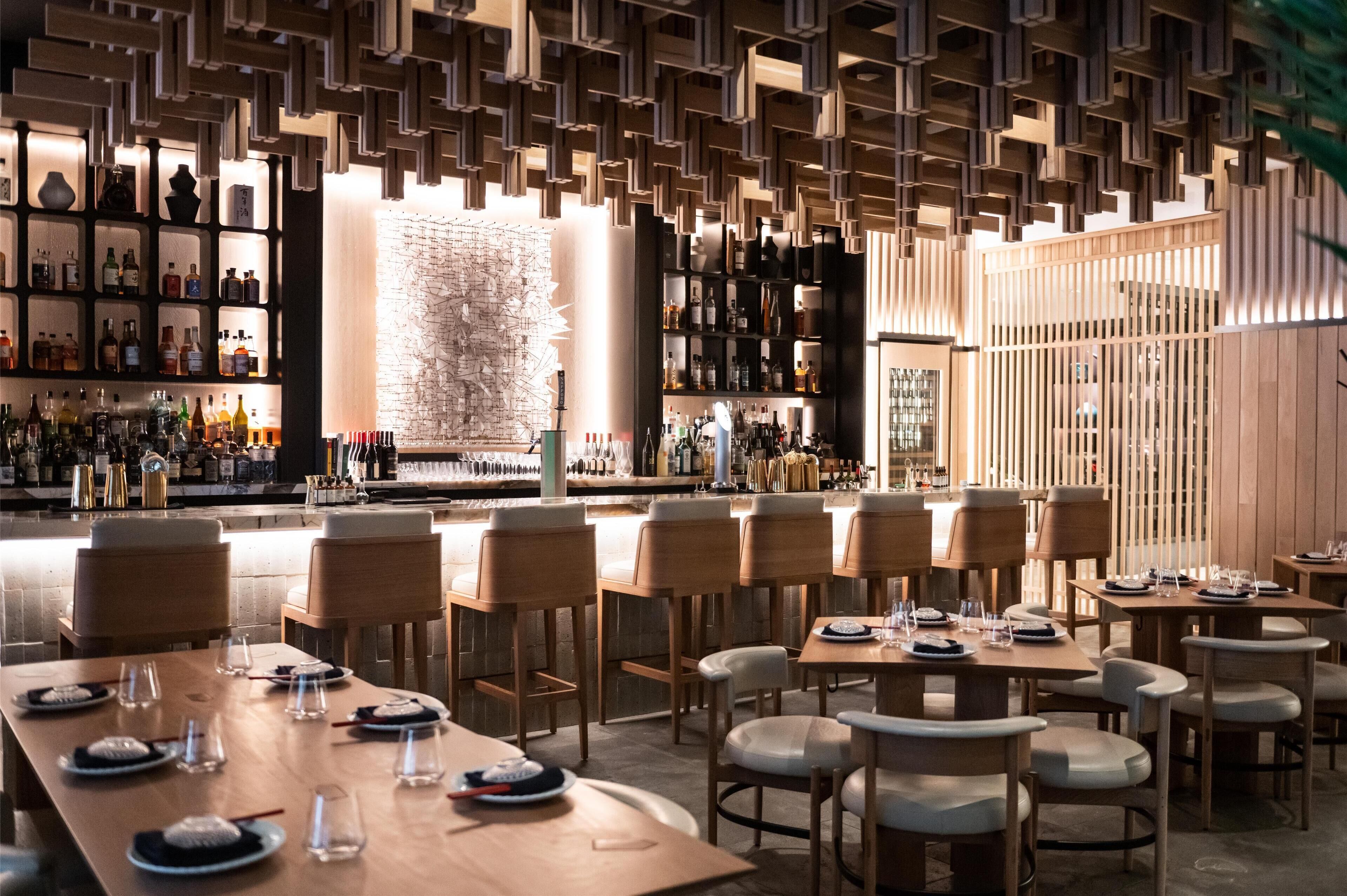 3 restaurants; breakfast, lunch, and dinner served