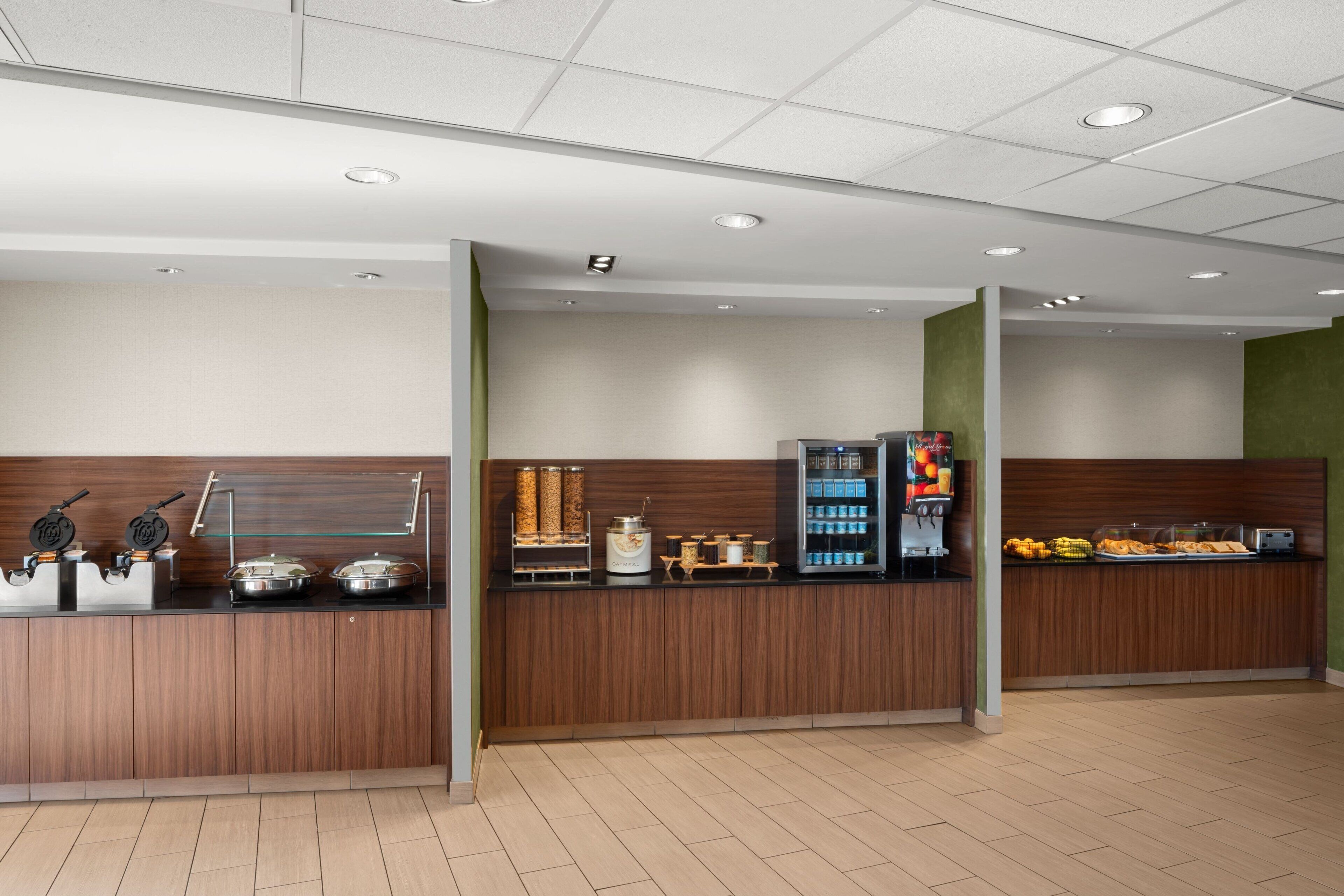 包含每日自助早餐