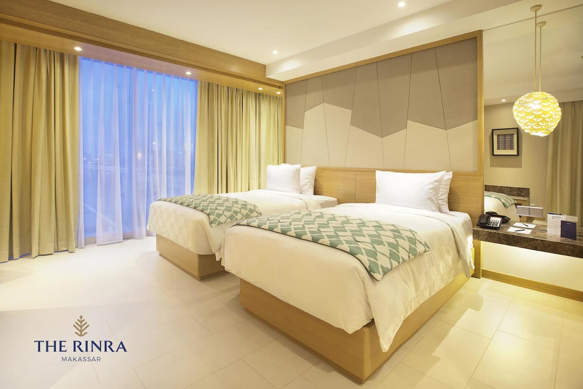 Deluxe Twin Room | 1 bedroom, premium bedding, minibar, in-room safe