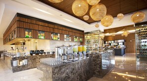 Breakfast area - The Rinra Makassar (Makassar)