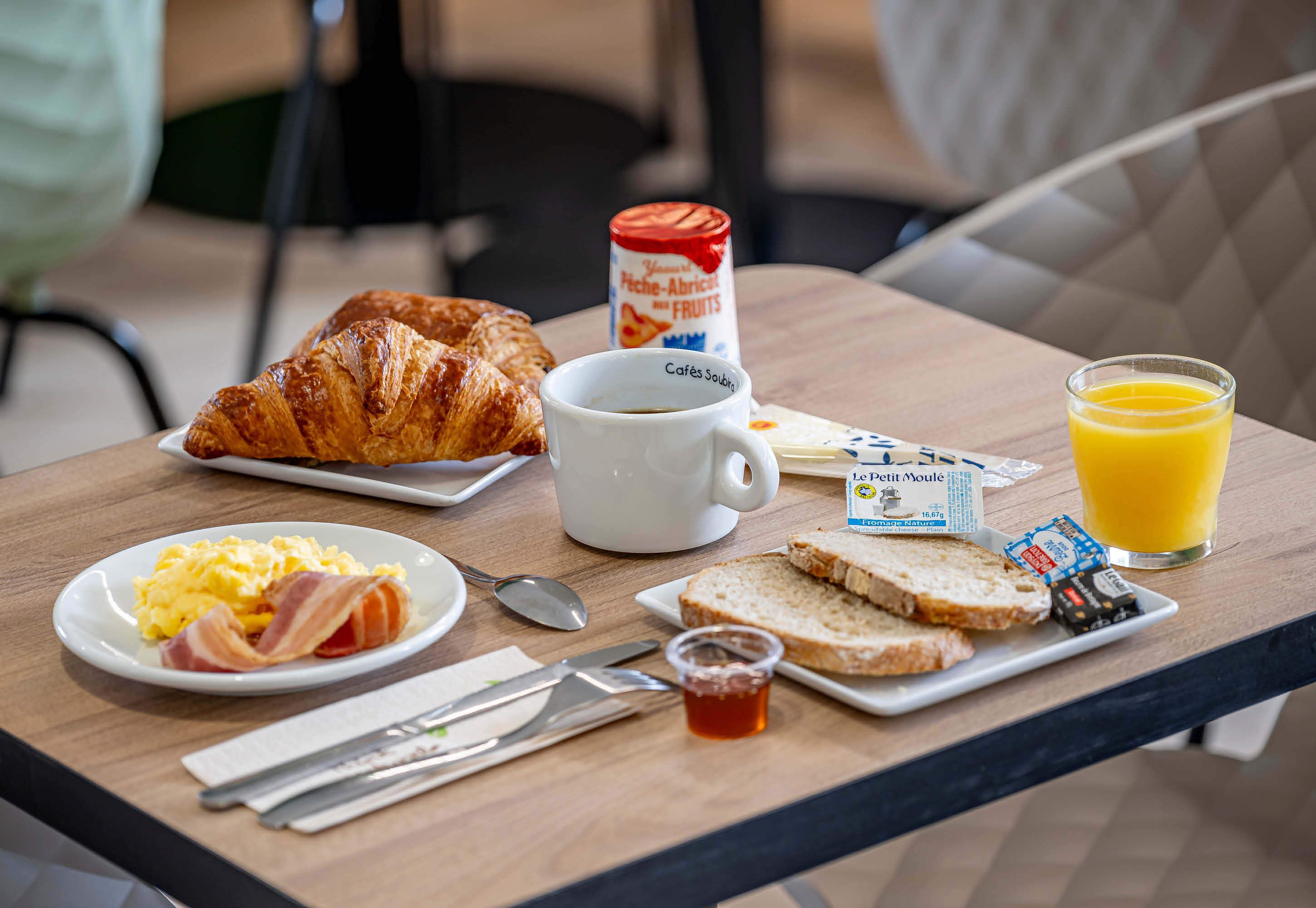 daily buffet breakfast (eur 8.90 per person)