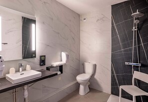 Doppelzimmer, barrierefrei, Nichtraucher | Badezimmer