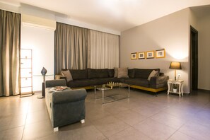 Executive Apartment, 2 Bedrooms | Living area | Plasma TV - Polis Apartments (Thessaloniki)
