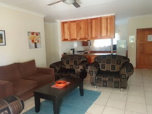 En 32-tommers Flatskjerm-TV med Parabol-TV samt TV