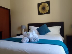 Room - Sand River Cottages (Mbombela)