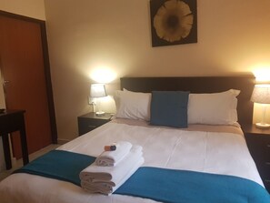 Room - Sand River Cottages (Mbombela)