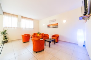 Lobby sitting area - Hotel Liberty (Cervia)