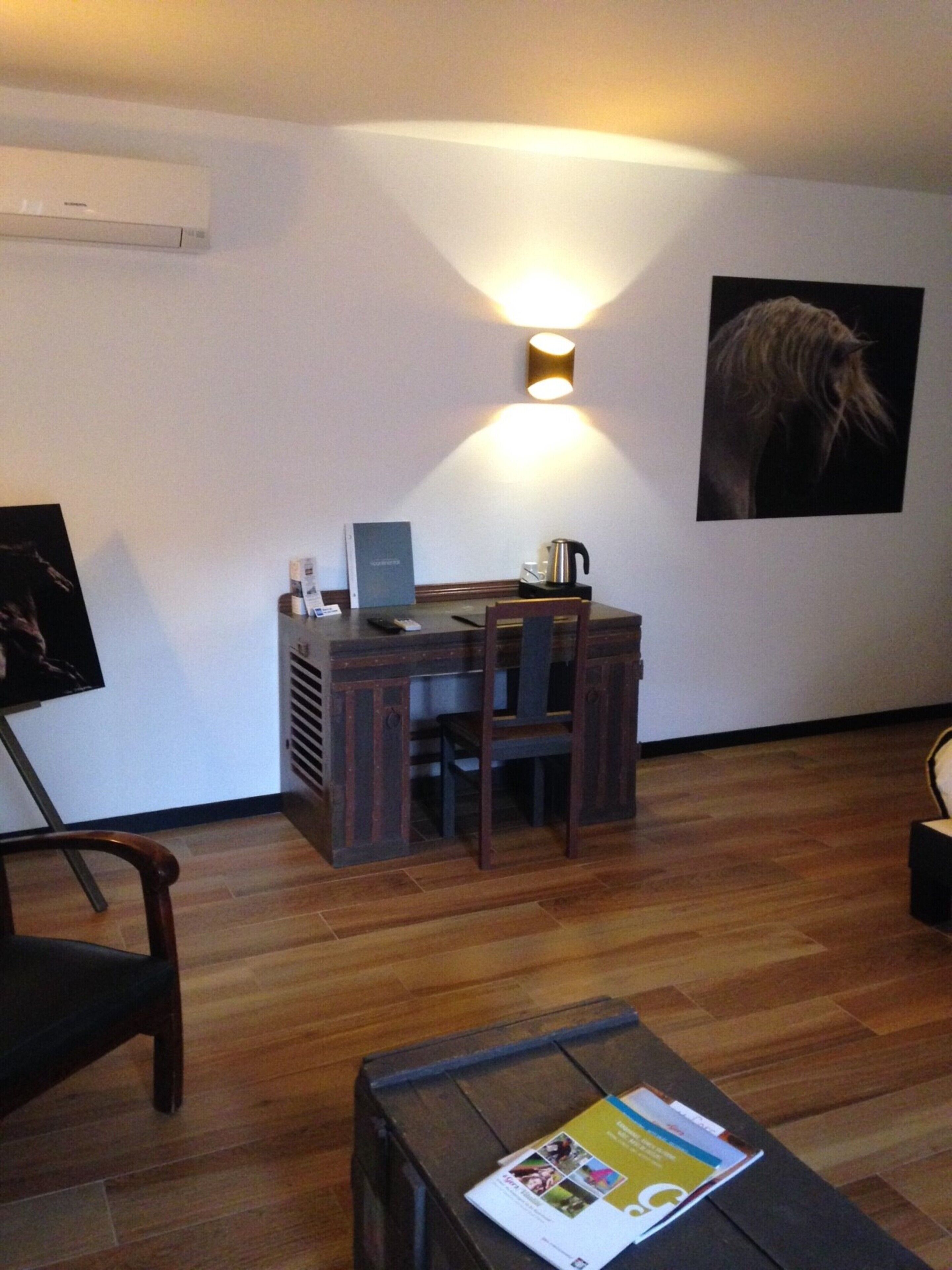 superior double room | living area | flat-screen tv