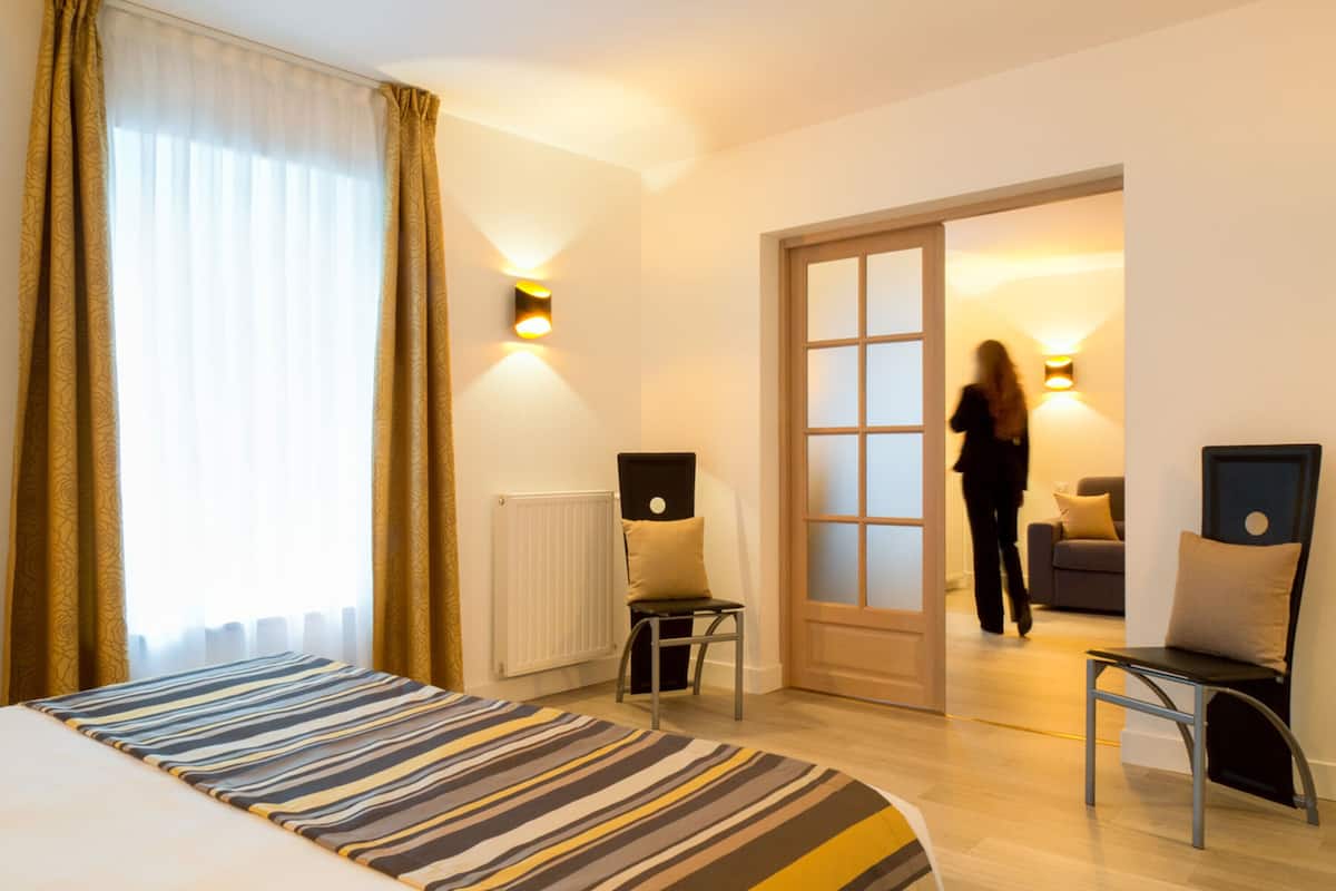 in-room safe, individually decorated, individually furnished, desk