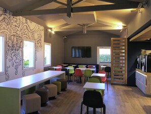 Daily buffet breakfast (EUR 9 per person)