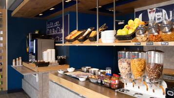 Frokostbuffé hver dag (EUR 9 per person)