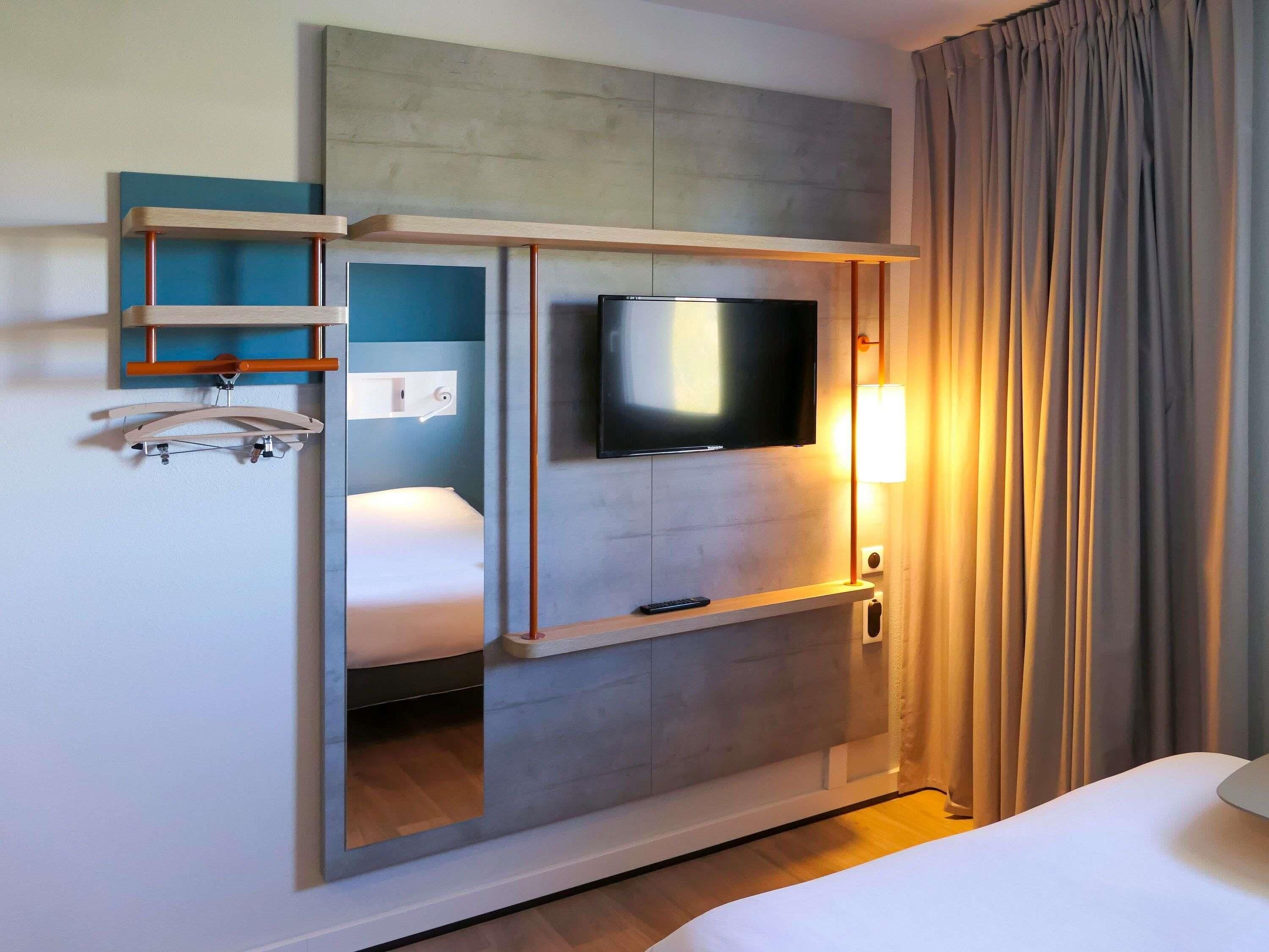 Bureau, rideaux occultants, chambres insonorisées, Wi-Fi gratuit