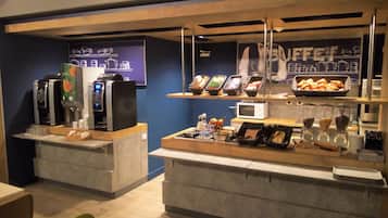 Päivittäinen buffetaamiainen (7.50 EUR per henkilö)