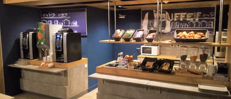 매일 뷔페 아침 식사(1인당 EUR 7.50)