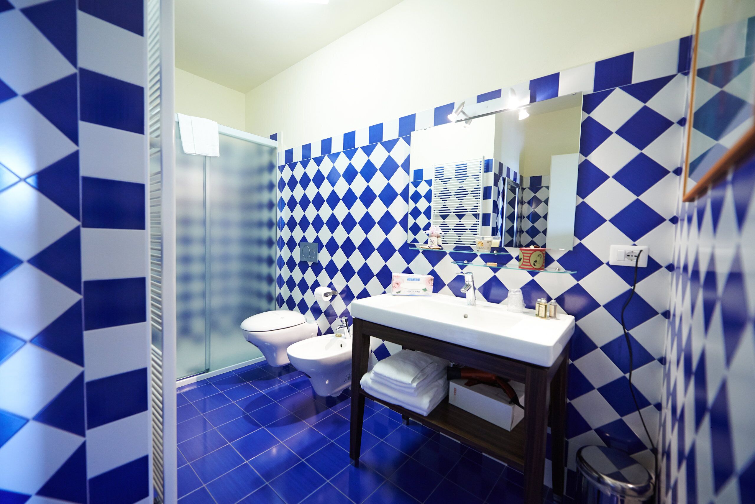 panoramic room | in-room safe, desk, soundproofing, free wifi