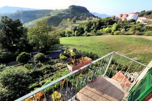 Junior Room | In-room safe, desk, soundproofing, free WiFi - Felicin - Villa Stella (Monforte d'Alba)