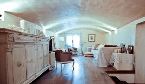 อพาร์ทเมนท์, 1 ห้องนอน, ห้องครัว (Location: Via di Santo Spirito 7) | บริเวณนั่งเล่น | ทีวีจอแบน