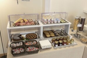 Petit déjeuner buffet compris tous les jours