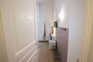 Chambre Simple Confort, salle de bains privée