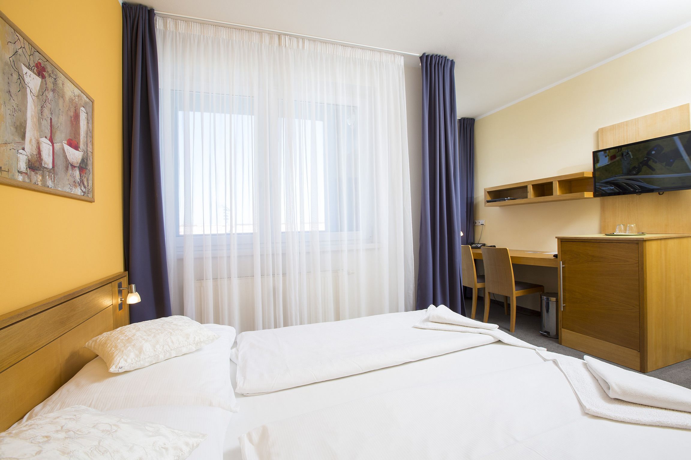 hypo-allergenic bedding, minibar, in-room safe, desk