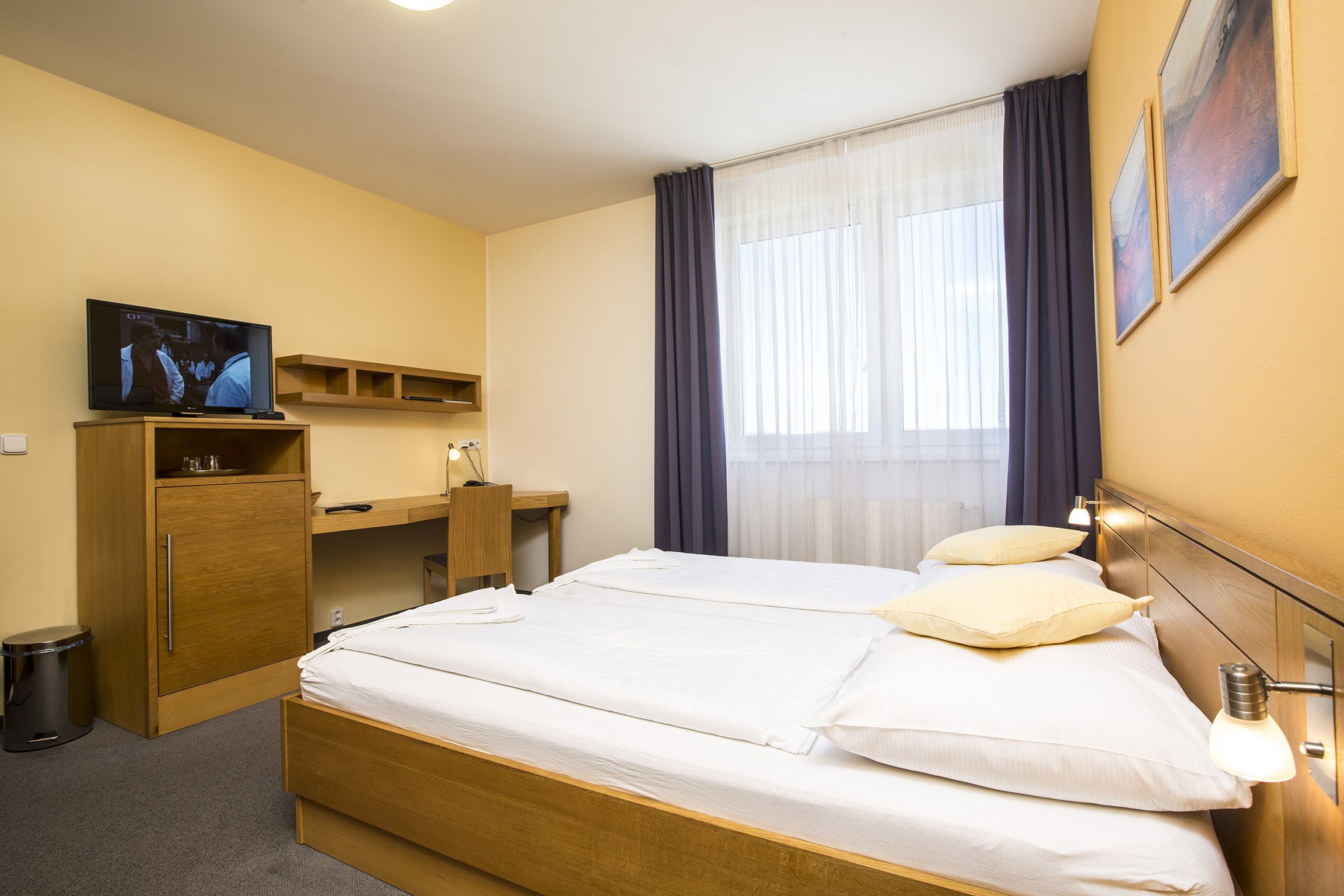 hypo-allergenic bedding, minibar, in-room safe, desk