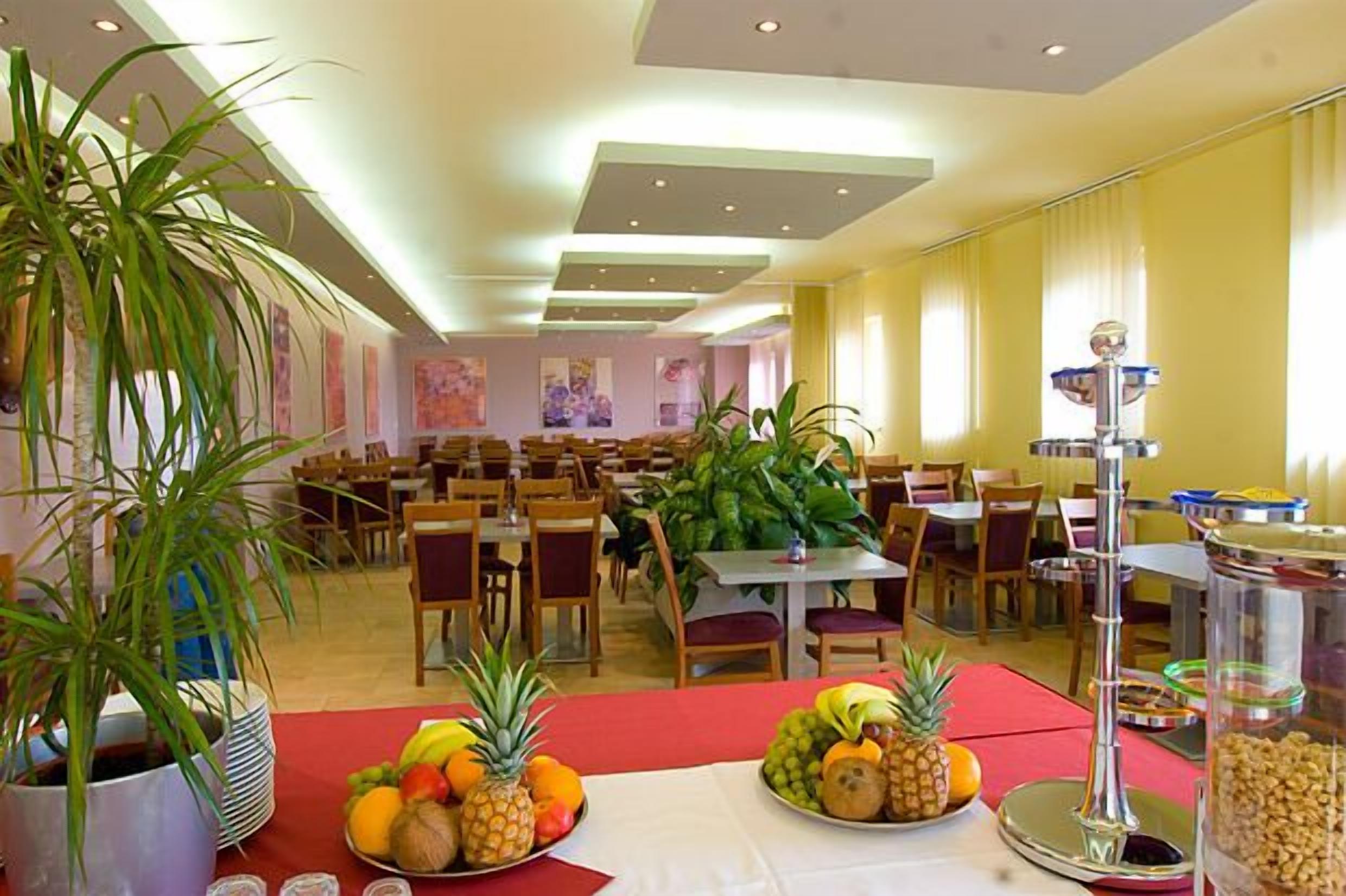 Frühstücksbuffet am Wochenende (180 CZK pro Person)