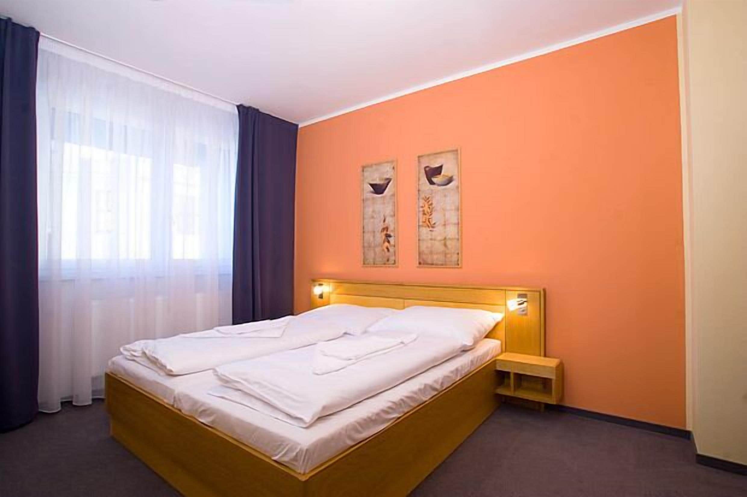 Camera Business con letto matrimoniale o 2 letti singoli, 1 camera da letto | Biancheria da letto ipoallergenica, minibar, cassaforte in camera