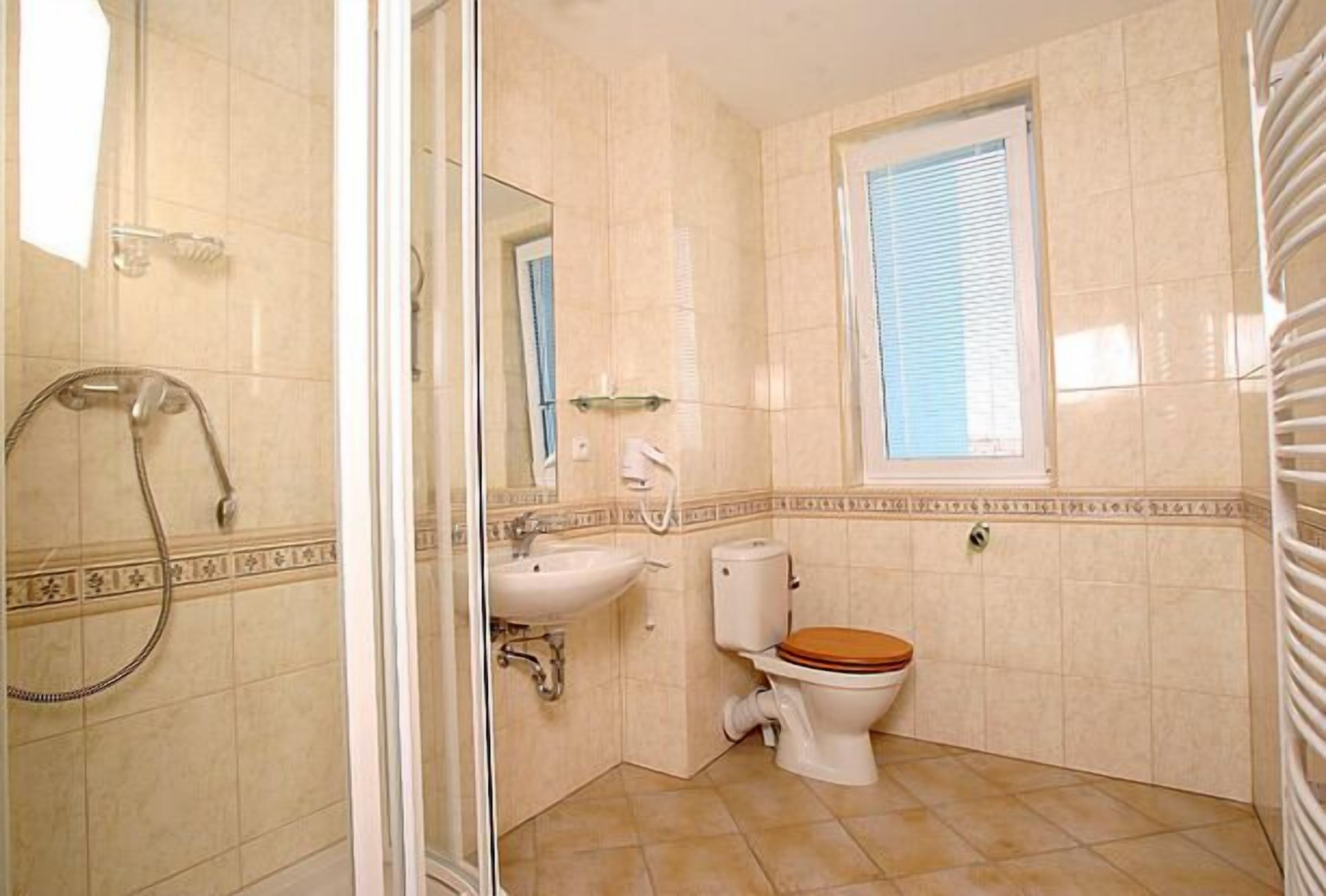 business double or twin room, 1 bedroom | bathroom | free toiletries, hair dryer, heated floors, towels