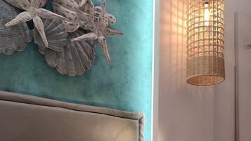 Minibar, individually decorated, soundproofing, iron/ironing board