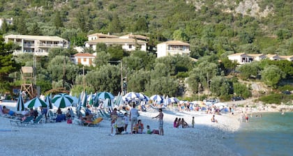 Ilianthos Apartments & Studios
