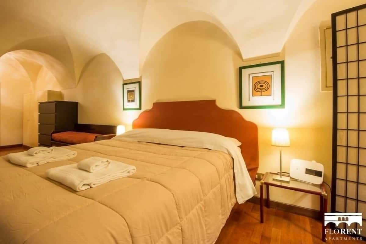 Studio, 1 Bedroom, Kitchen (Location: Via Ghibellina 81)