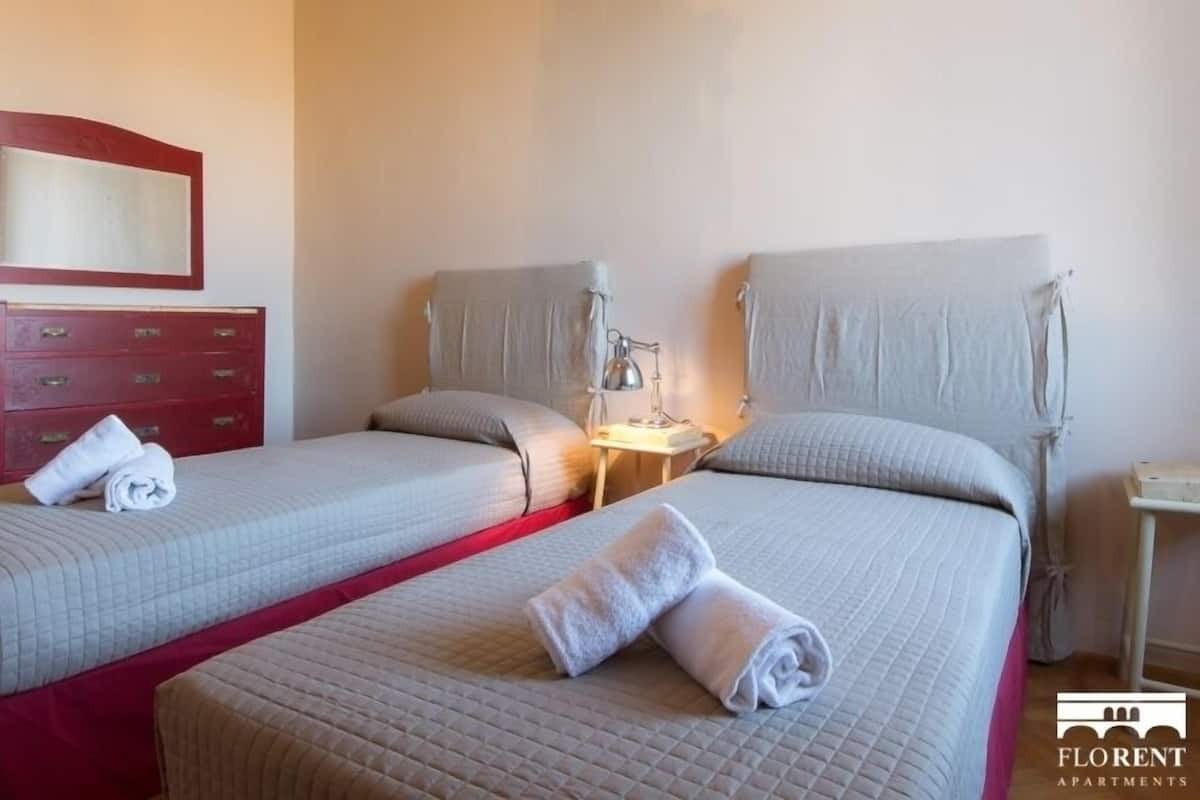 Apartment, 3 Bedrooms, Kitchen (Location: Borgo Pinti 32)