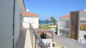 Villa - 3 sovrum - privat pool | Balkong