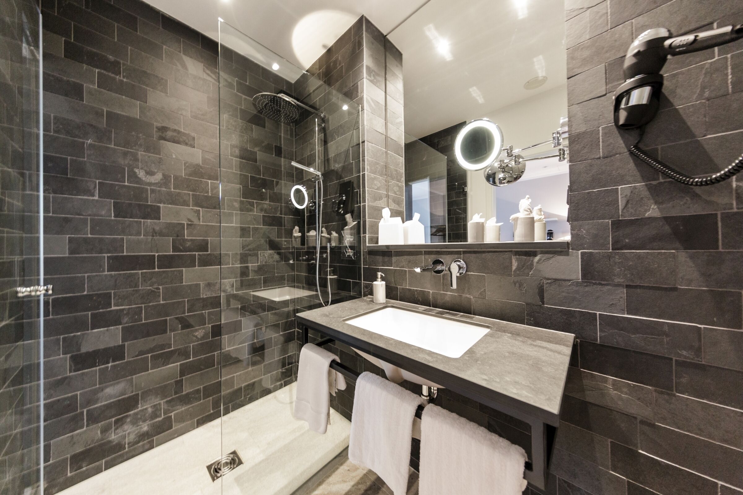 business double room, non smoking, ensuite | bathroom | free toiletries, hair dryer, towels, soap