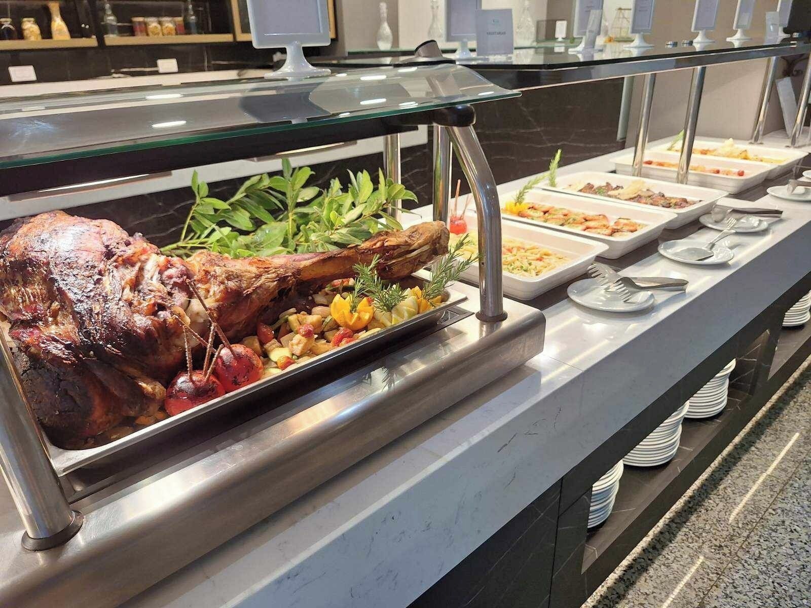 2 restaurants, breakfast, lunch, dinner served; mediterranean cuisine