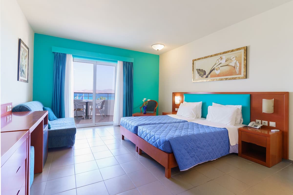 Deluxe Room, Sea View | Desk, iron/ironing board, free WiFi, bed sheets