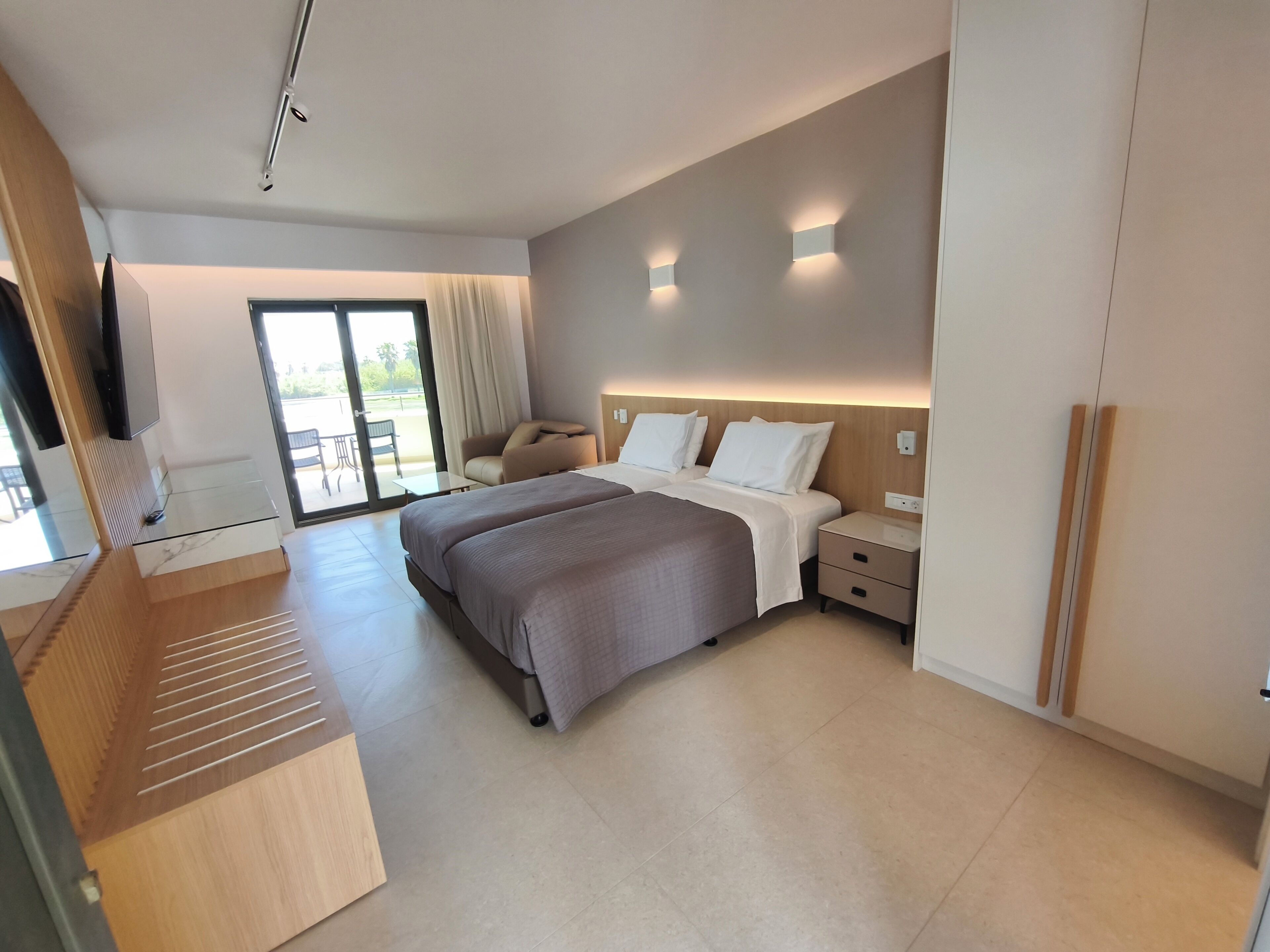 Superior Room, Garden View Top Floor | In-room safe, desk, iron/ironing board, free WiFi