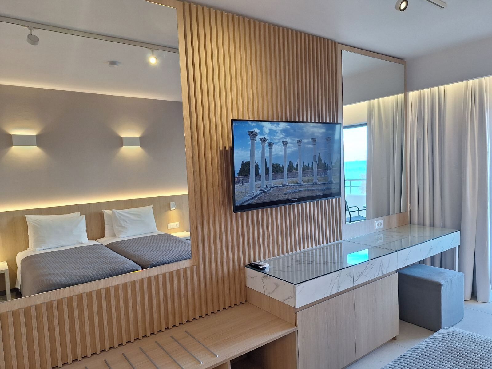 superior room, sea view | desk, iron/ironing board, free wifi, bed sheets