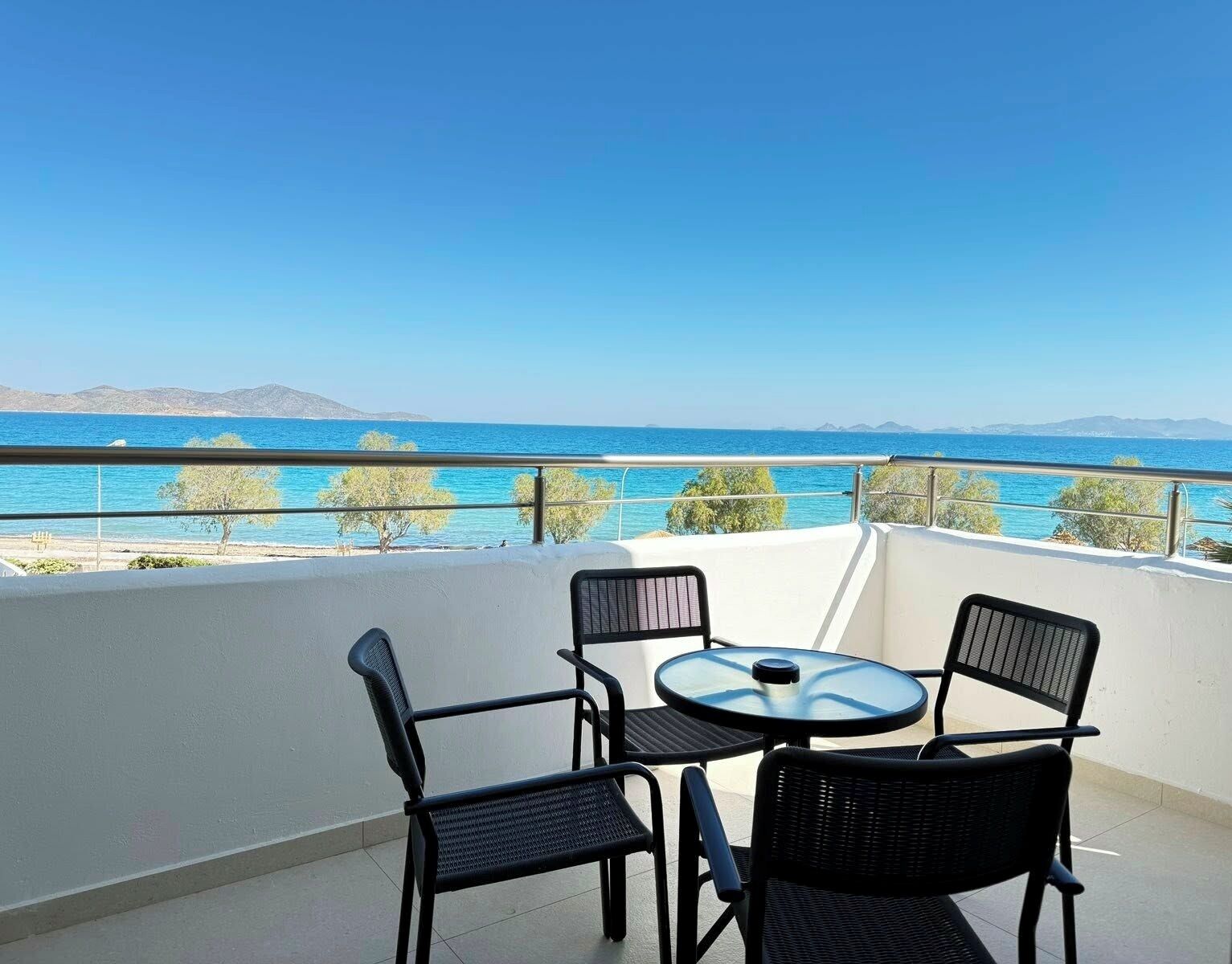 King Suite Ocean View | Balcony view