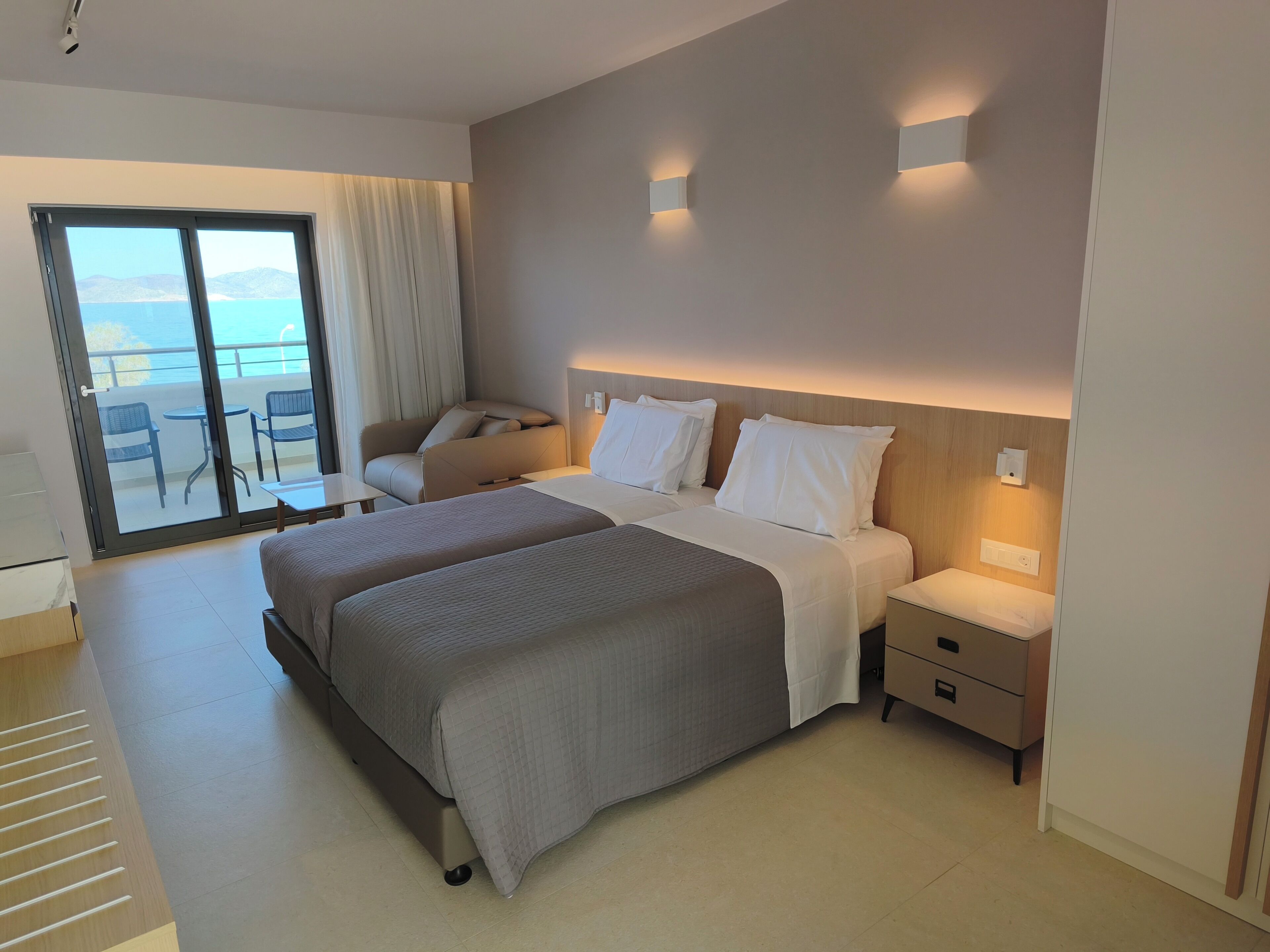 Superior Room, Sea View Top Floor | In-room safe, desk, iron/ironing board, free WiFi